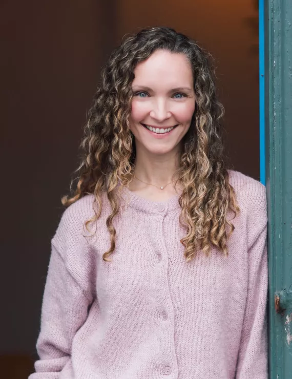 Photo of Williams Anna, IFS therapist in Vancouver