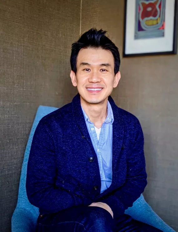 Photo of Wu Milo, IFS therapist in Vancouver