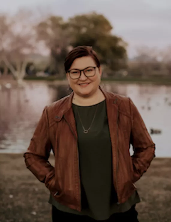 Photo of Young Lyndsey, IFS therapist in Wilmington